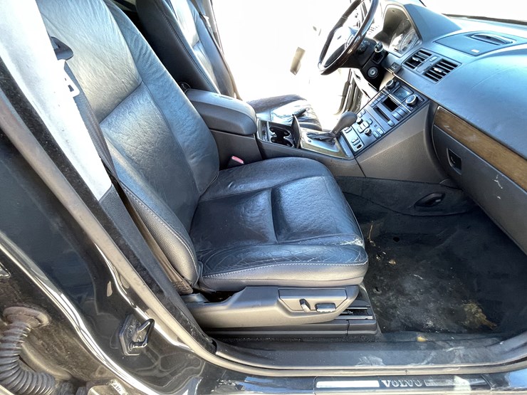 2010-volvo-xc90-image-78