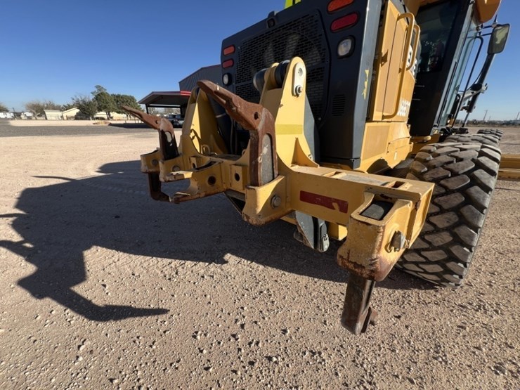 2018-deere-872gp-image-23