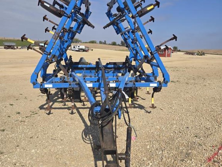 #5853-•-dmi-26'-field-cultivator-image-13