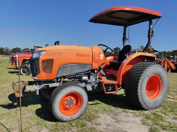 2017-kubota-l4701-image-1