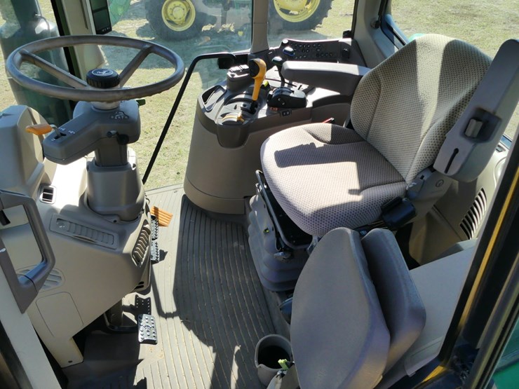 2022-john-deere-6120m-image-13