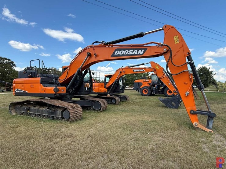 2023-doosan-dx255-lc-image-2