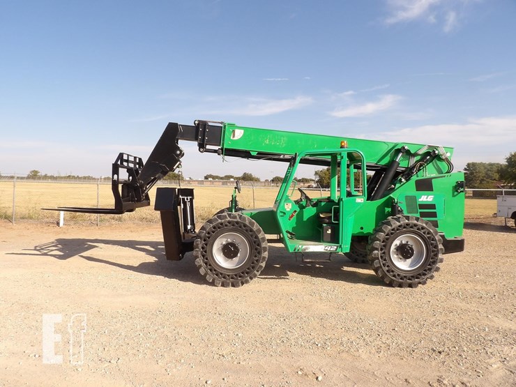 2017-sky-trak-10042-image-2