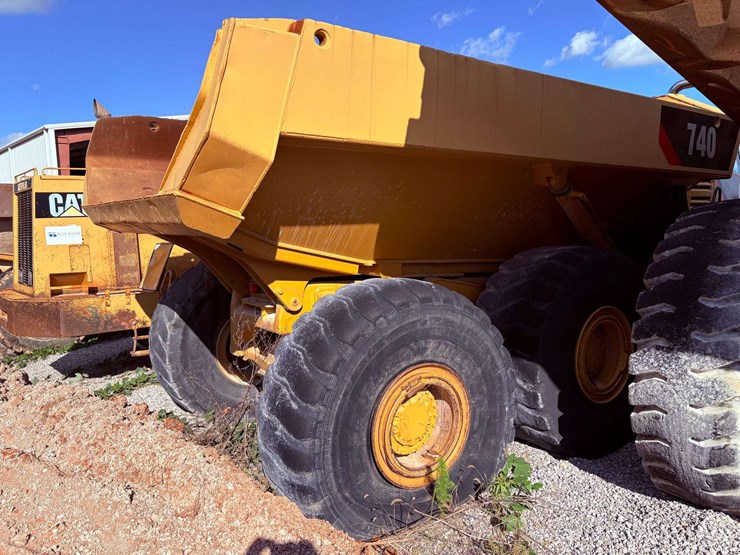 2007-caterpillar-740-image-4