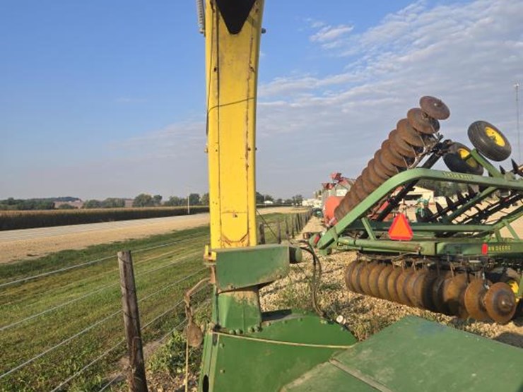 john-deere-3940-image-10