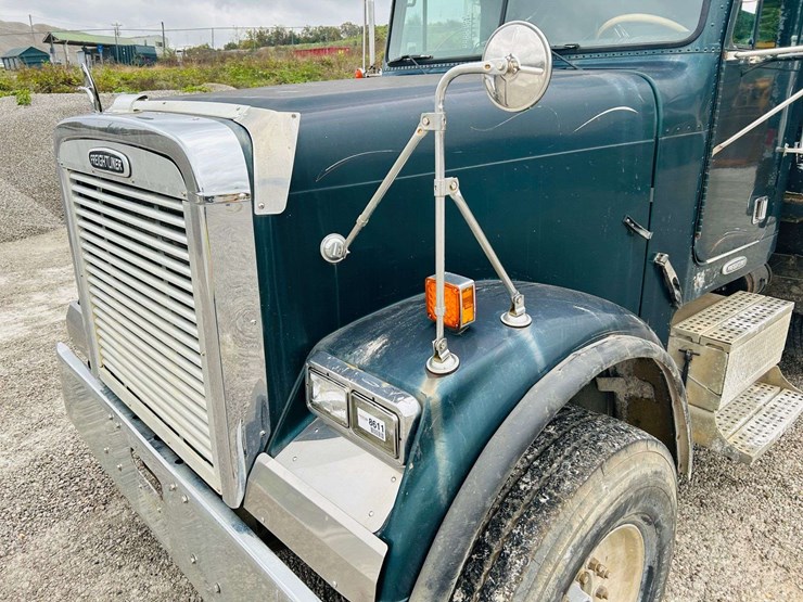 1999-freightliner-tri-axle-dump-truck-image-48