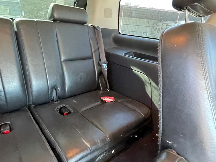 2010-cadillac-escalade-image-91