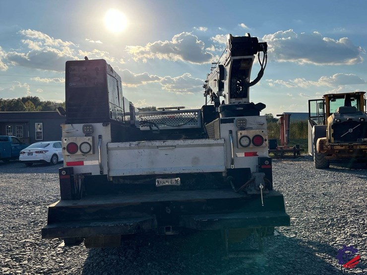 2017-ford-f550-xl-image-31