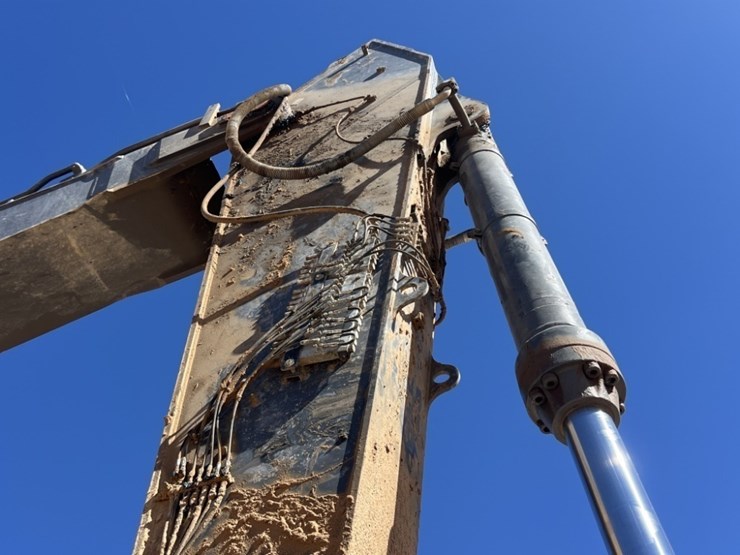 2019-deere-670g-lc-image-13