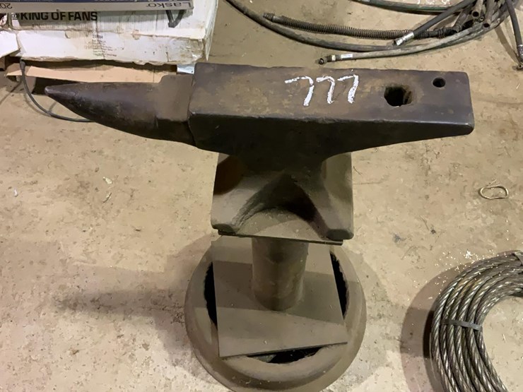 #777-•-anvil-on-stand-image-1