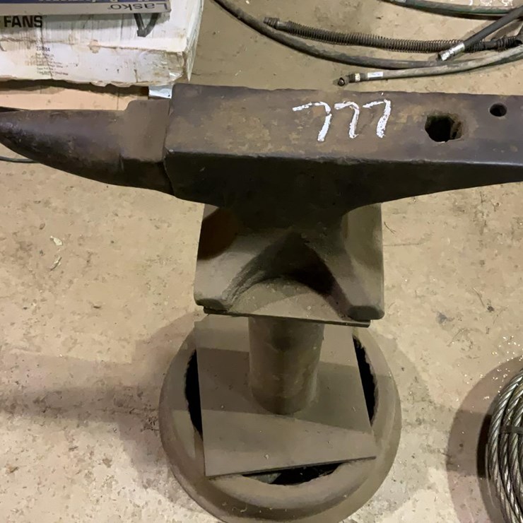 #777 • Anvil on Stand
