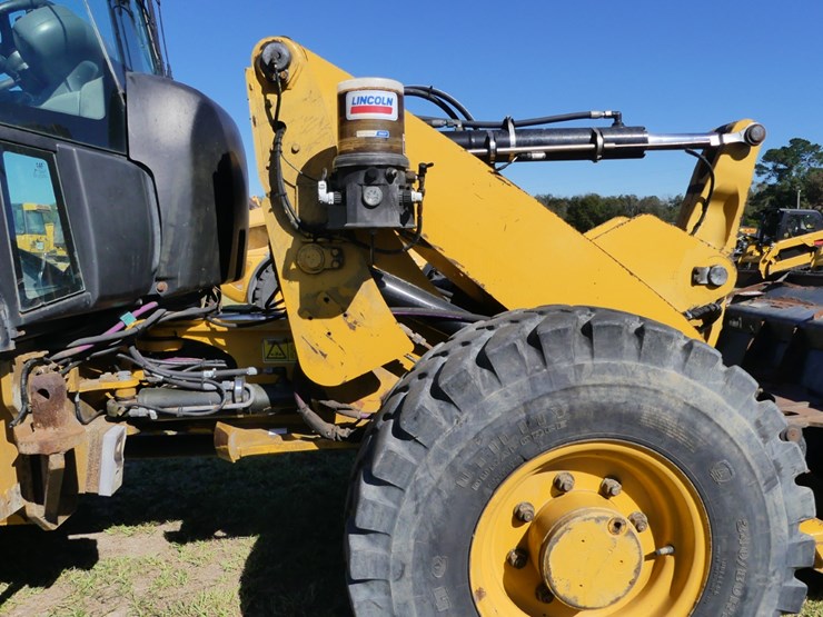 2018-caterpillar-906m-image-9