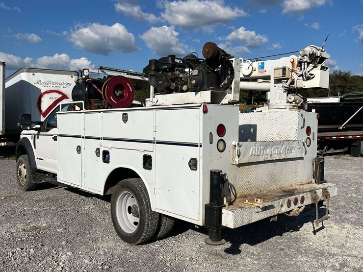 2017-ford-f550-xl-image-30