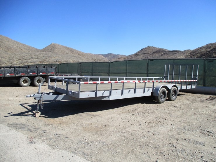 2023-utility-flatbed-image-1