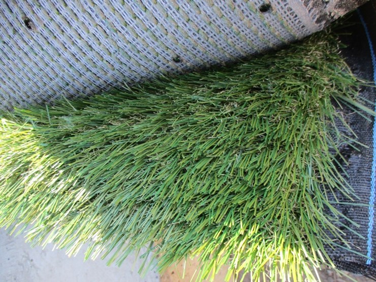 unused-roll-of-artificial-turf-image-4