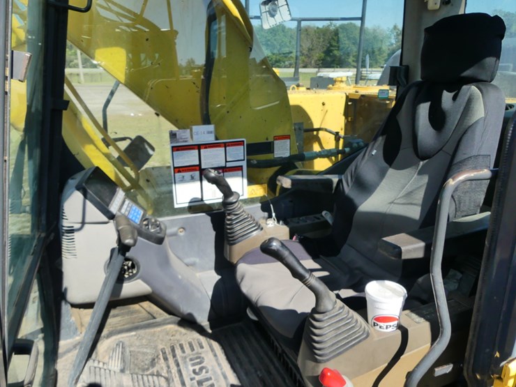 2015-komatsu-pc210-lc-image-14