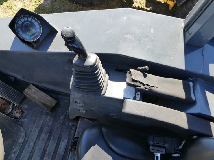 2015-deere-204k-image-12