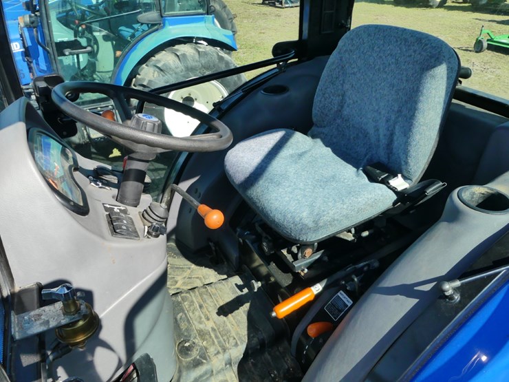 new-holland-t2420-image-9