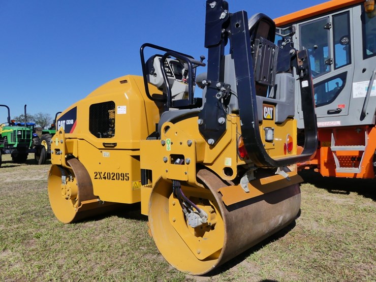 2019-caterpillar-cb24b-image-4