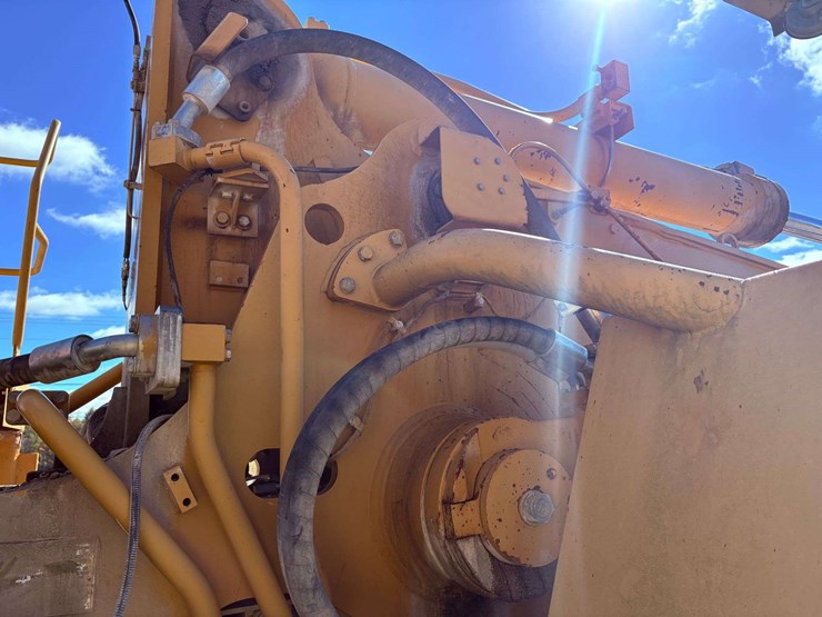 2001-caterpillar-988g-image-42