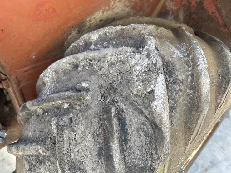 ditch-witch-2300-image-37