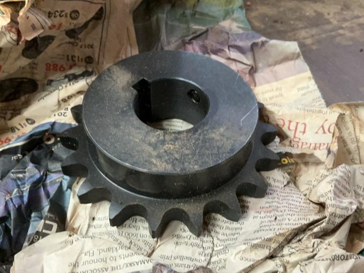 #752-•-bushings,-sprockets-and-miscellaneous-parts-image-38