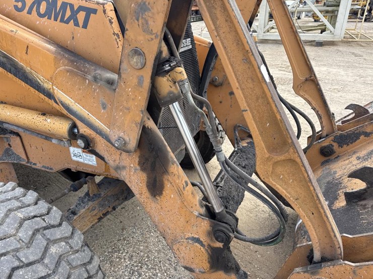 2007-case-570m-xt-image-15