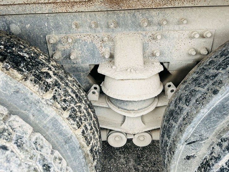 1999-freightliner-tri-axle-dump-truck-image-61