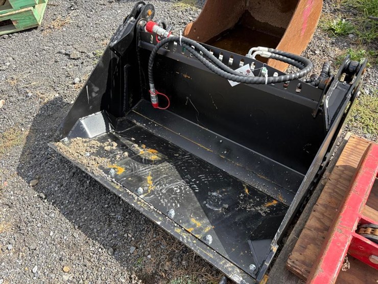 mini-quick-attach-4-in-1-bucket-image-4