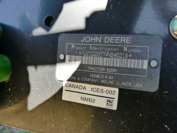 2022-john-deere-1025r-image-15