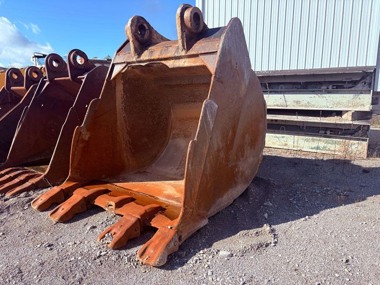 caterpillar-375-image-3