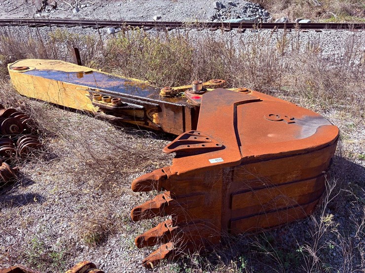 caterpillar-375-image-1