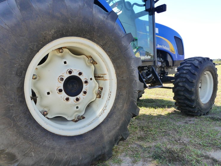 new-holland-t2420-image-6