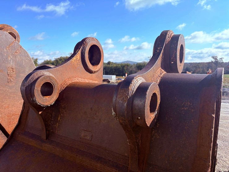 caterpillar-375-image-6