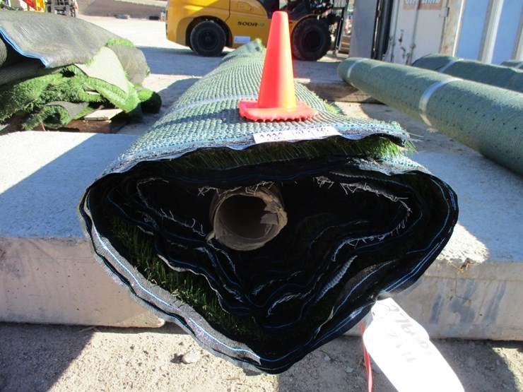 unused-roll-of-artificial-turf-image-3