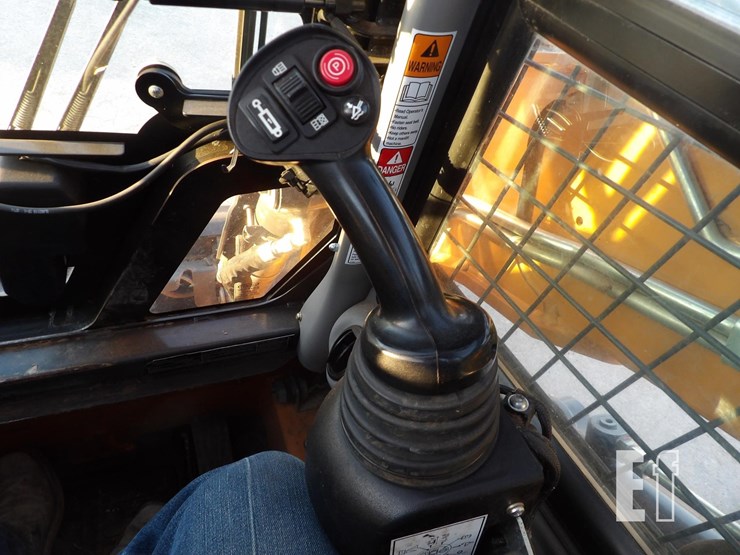 2019-case-tv450-image-19