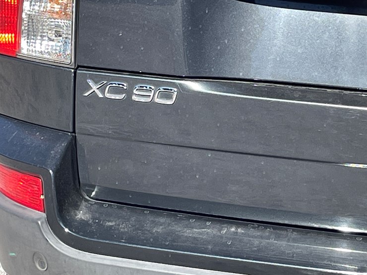 2010-volvo-xc90-image-34