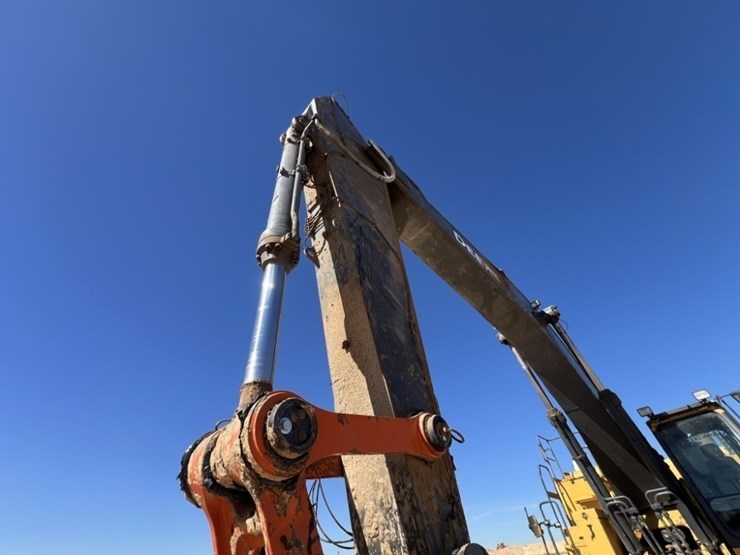 2019-deere-670g-lc-image-10