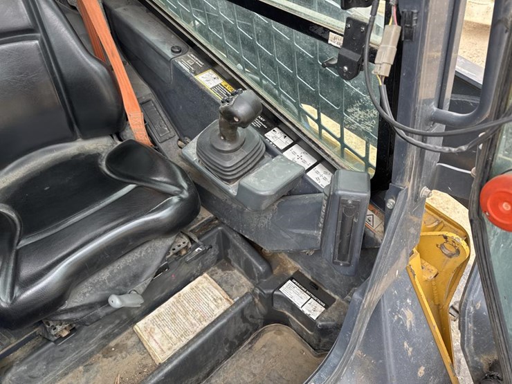 2019-deere-331g-image-27