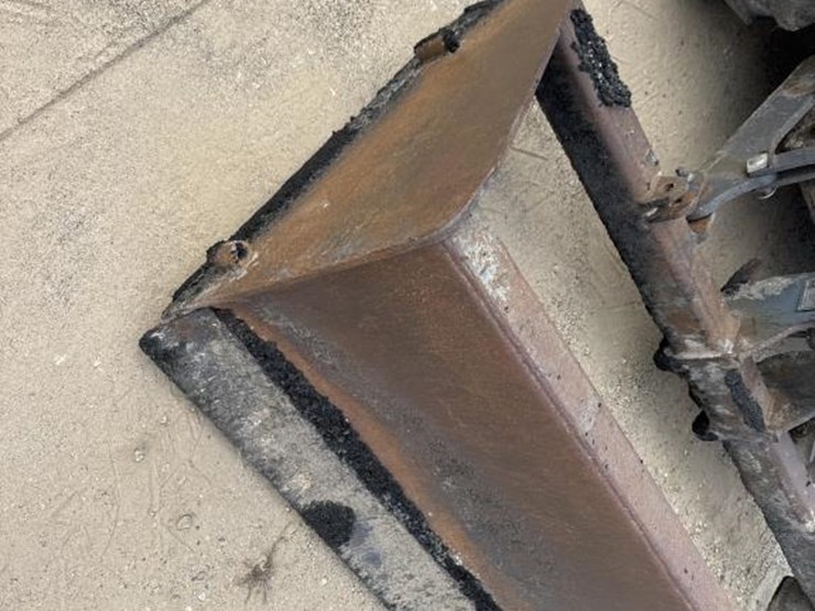 2007-case-570m-xt-image-23