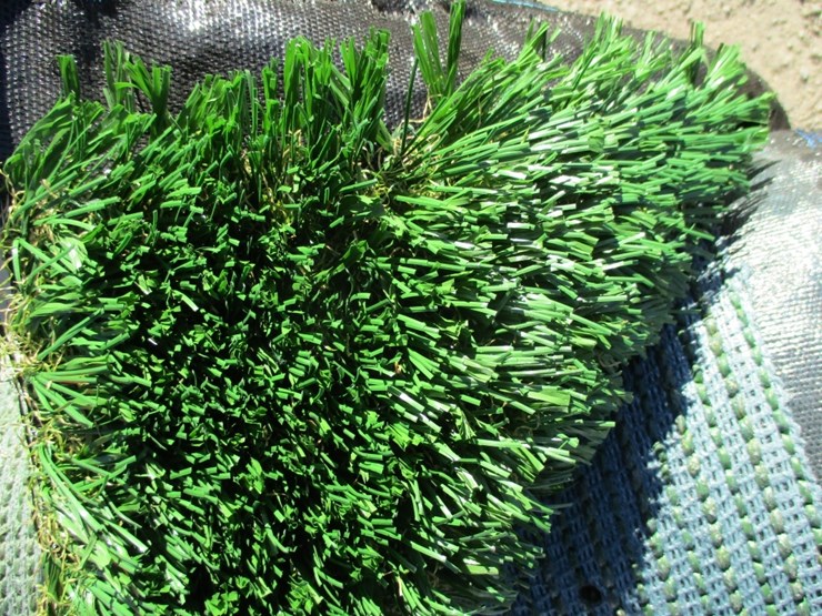 unused-roll-of-artificial-turf-image-4