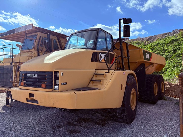 2007-caterpillar-740-image-1