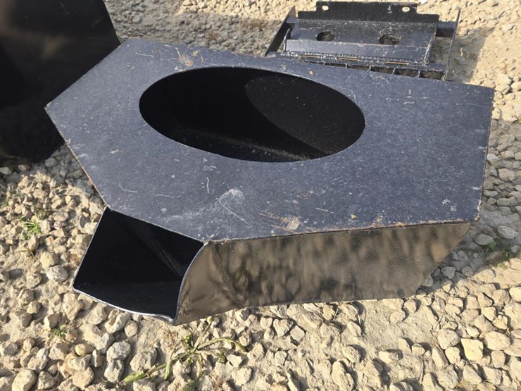 #5896-•-new-mini-skid-steer-universal-wheel-barrel-image-3