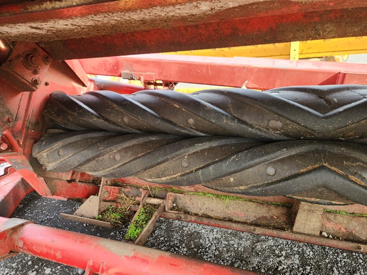 new-holland-472-image-6