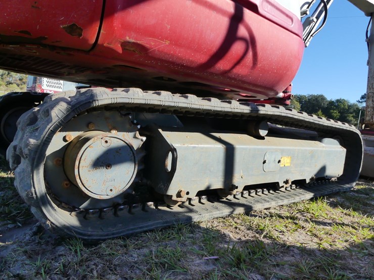takeuchi-tb235-2-image-6