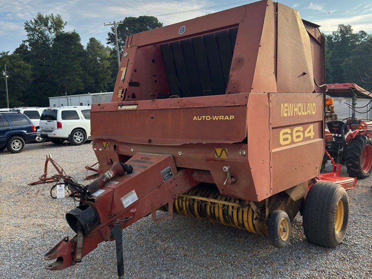 new-holland-664-image-1