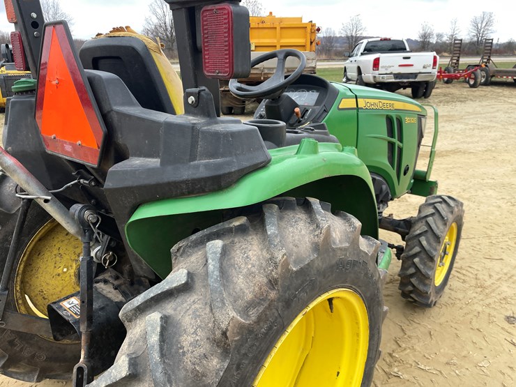 john-deere-3032e-image-14