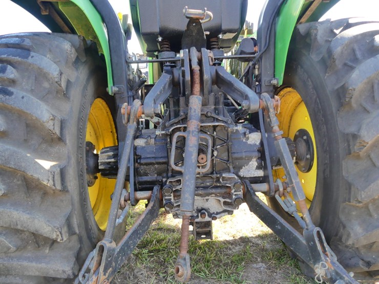 2011-john-deere-3038e-image-5
