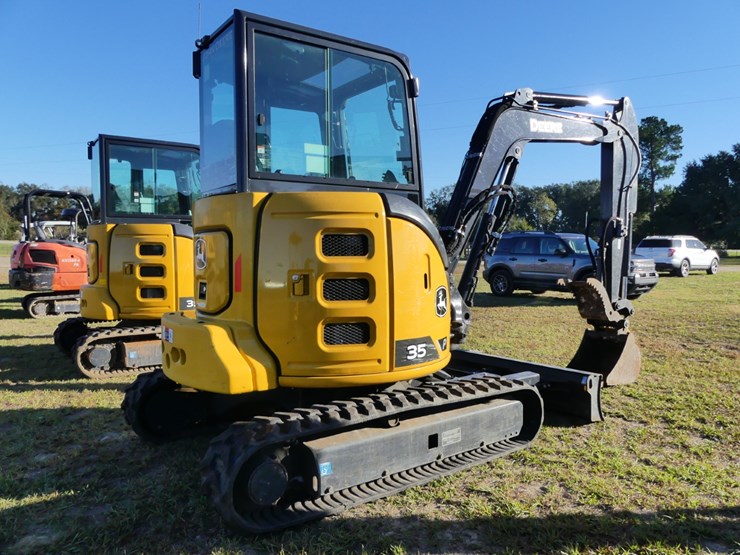 2024-john-deere-24-image-3