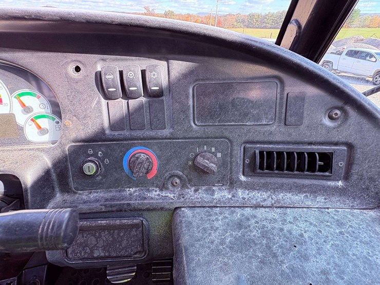 2007-caterpillar-740-image-44